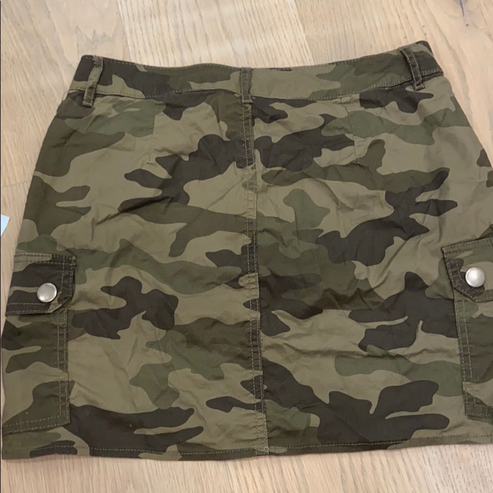 GARAGE Camo Cargo skirt - Picture 3 of 3